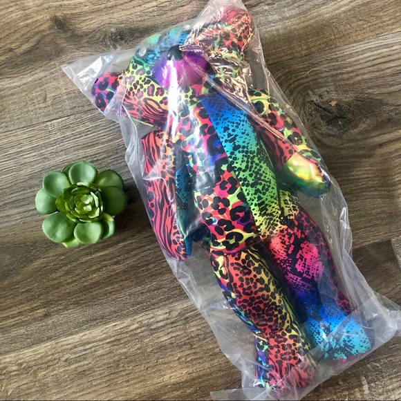 🆕 Dolls Kill 🌈 Rainbow Teddy Backpack - Picture 6 of 7